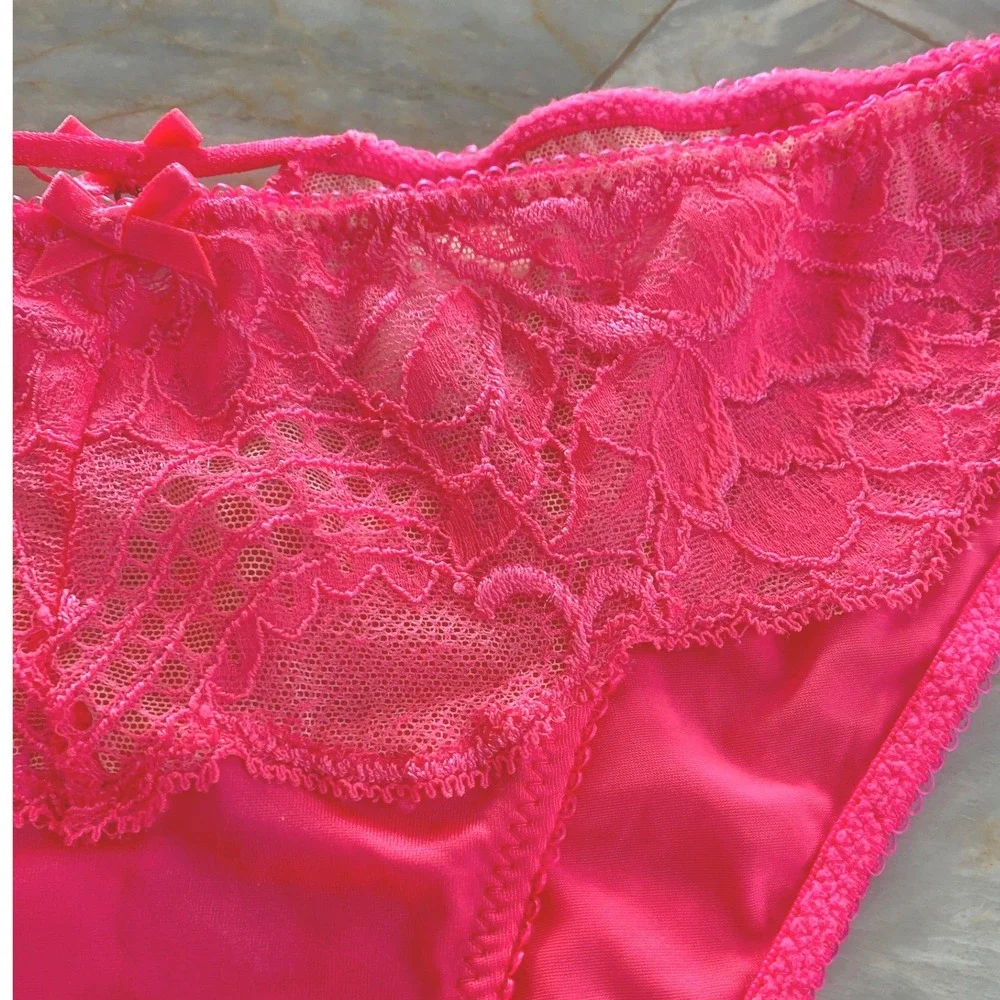 Victorias Secret Neon Pink Lace Satin Low Rise Bikini Panty Medium Bow 2013 y2k